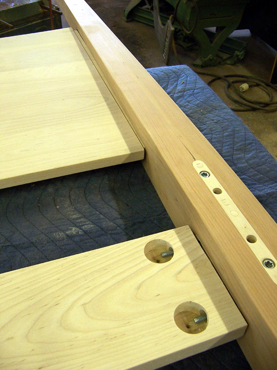 324 Contemporary Bed